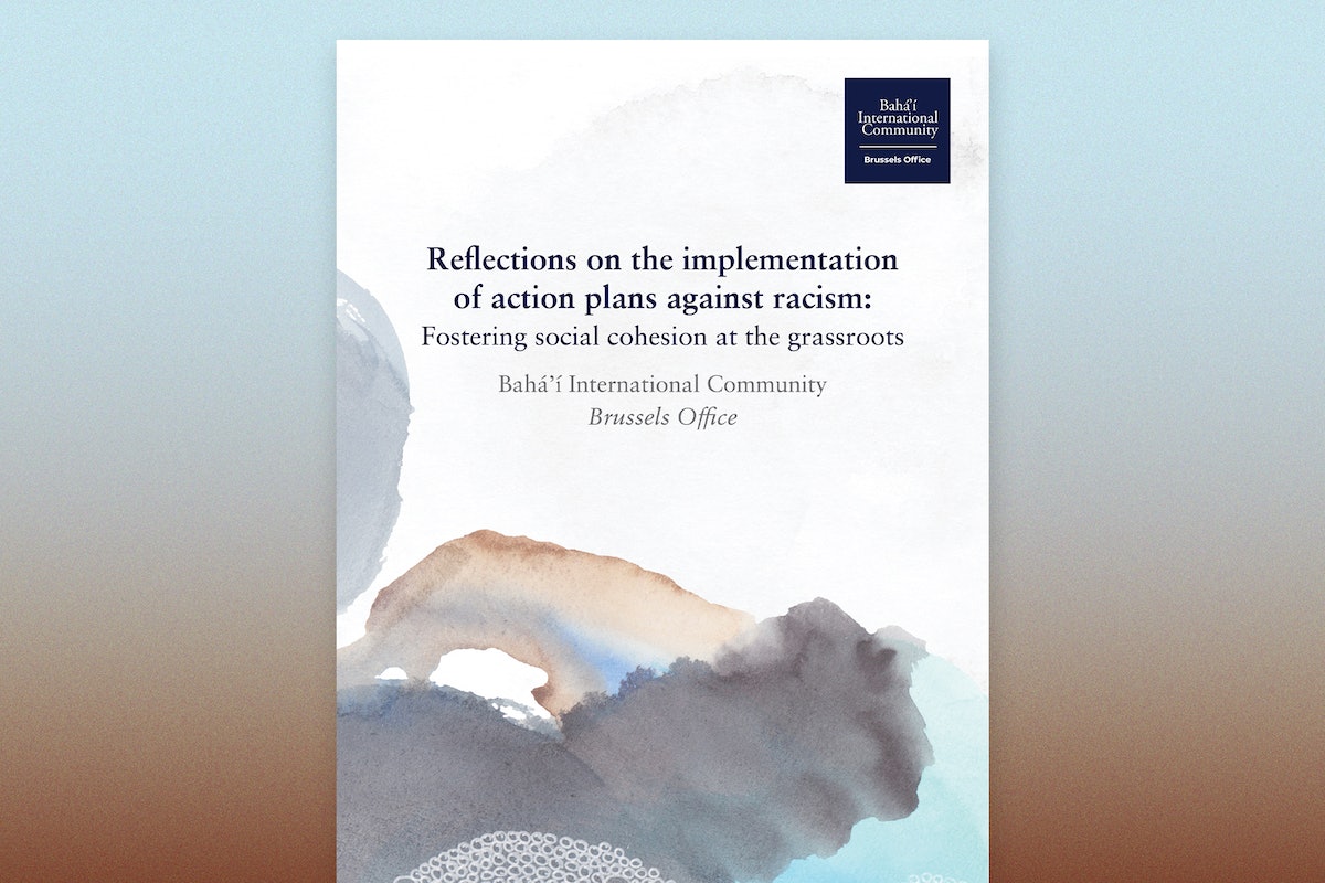 La déclaration de la Communauté internationale bahá’íe appelle à un changement dans la façon dont les institutions considèrent les capacités humaines, suggérant une participation de la base aux processus d’élaboration des politiques.