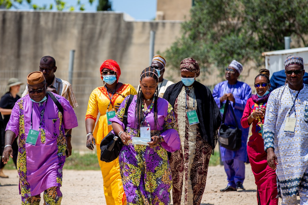 Délégués d’Afrique de l’Ouest sur le chantier de construction du mausolée de ‘Abdu’l-Bahá.