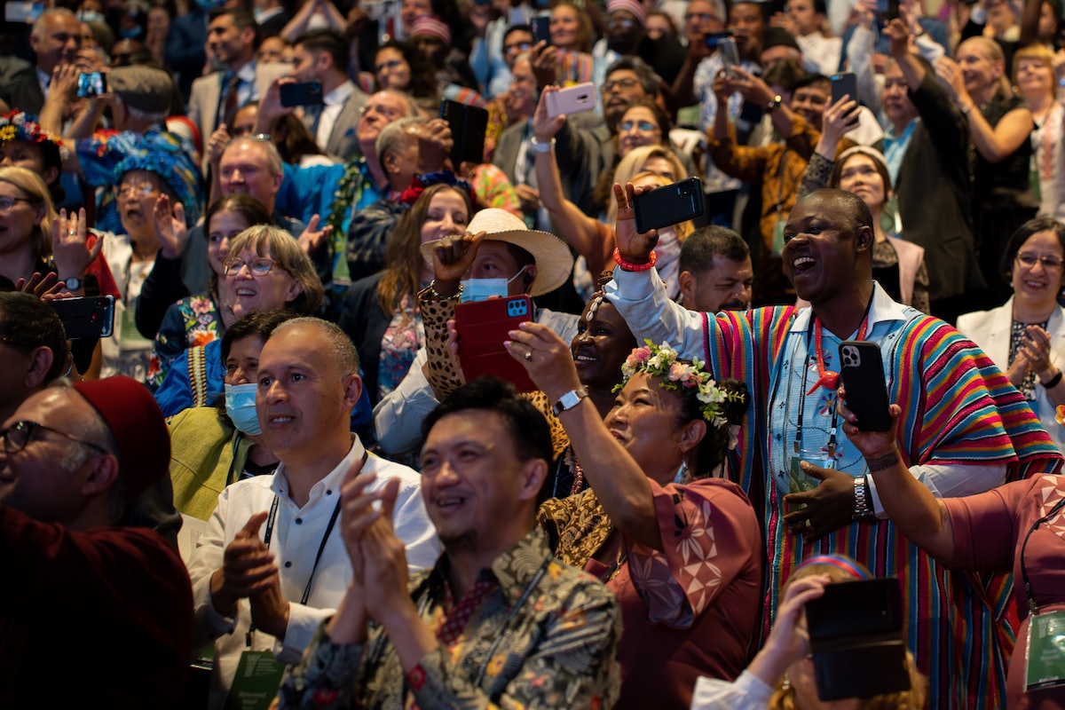 Des participants à la Convention se réjouissent au cours d’une présentation musicale animée par des représentants de différents pays d’Afrique.