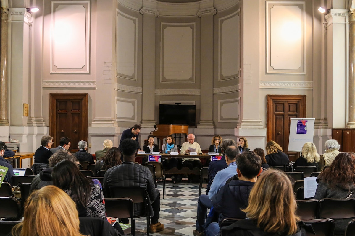Les bahá’ís d’Italie ont réuni une soixantaine de journalistes pour discuter du rôle des médias dans la promotion de la cohésion sociale dans le pays.