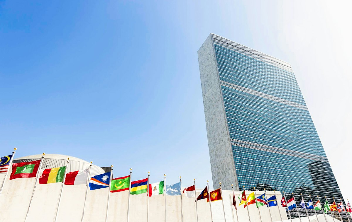 La résolution de l’Assemblée générale des Nations unies appelle le gouvernement iranien à cesser de persécuter les bahá’ís.